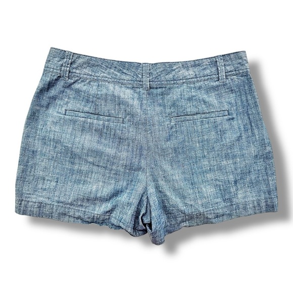 GAP | Women’s Chambray City Short (8) - Picture 2 of 6